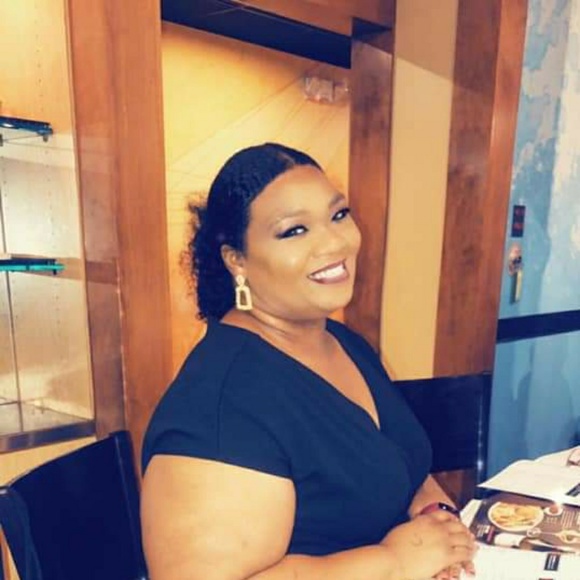 Profile Picture of La shanda Brown (@plussizediva35) on Poshmark