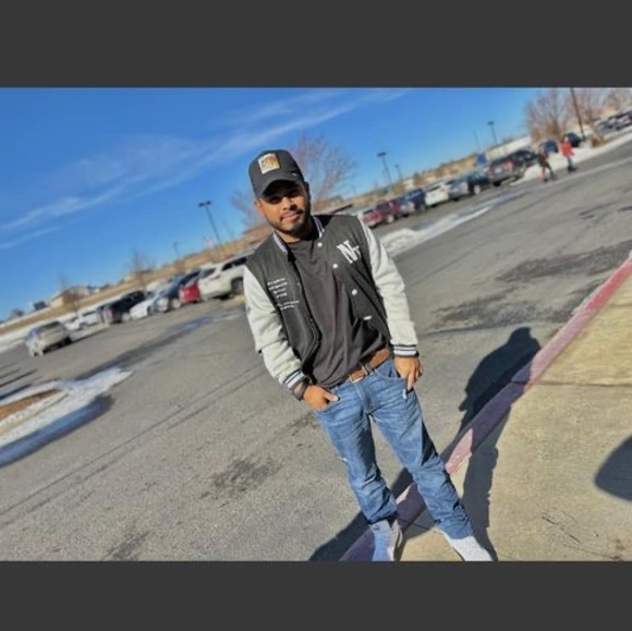 Profile Picture of Alberto Lorenzo (@albertoloren442) on Poshmark