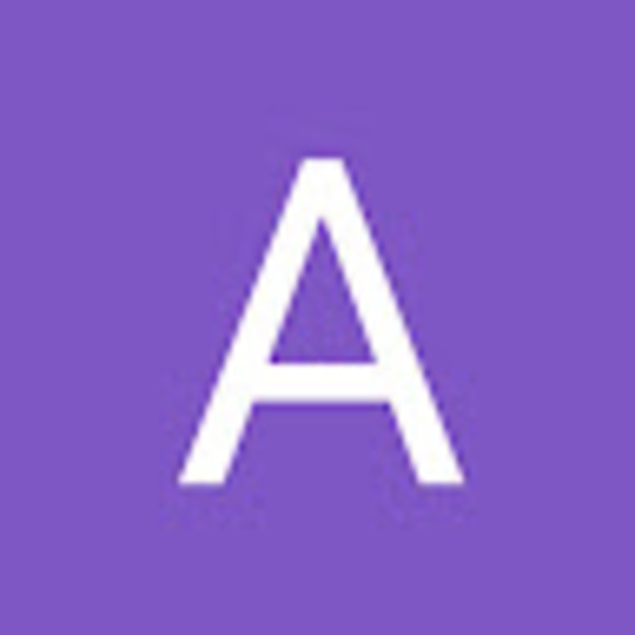 Profile Picture of Aisling Mccabe (@372500) on Poshmark