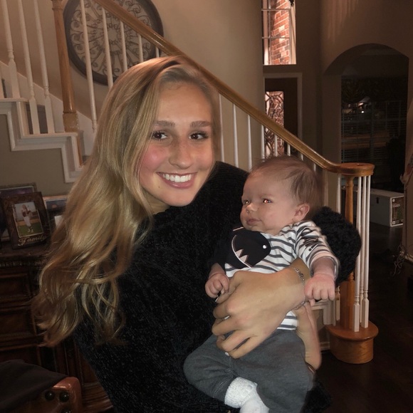 Profile Picture of Hannah Scheaffer (@hannahscheaffer) on Poshmark