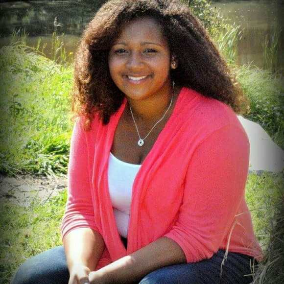 Profile Picture of Shameka Sapienza (@shameka2001) on Poshmark