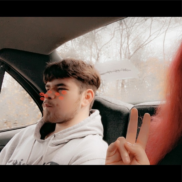 Profile Picture of Jayson Everson (@jaysoneverson) on Poshmark