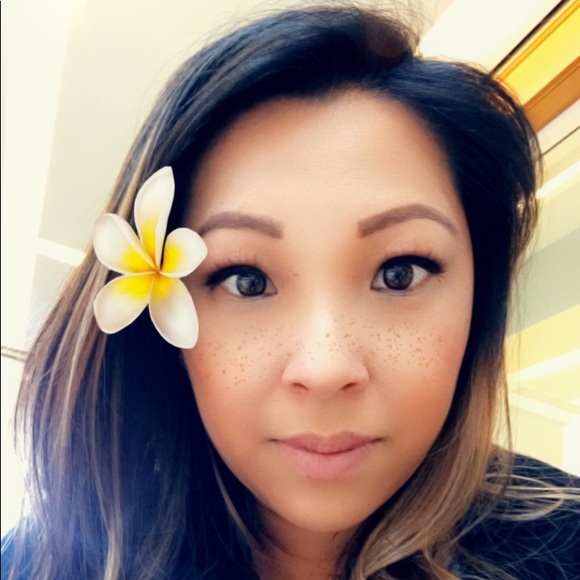 Profile Picture of Monica Nguyen (@moniepoo) on Poshmark
