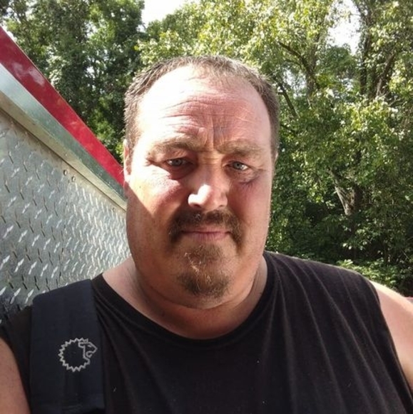 Profile Picture of Roy Roberts (@laurelroberts42) on Poshmark