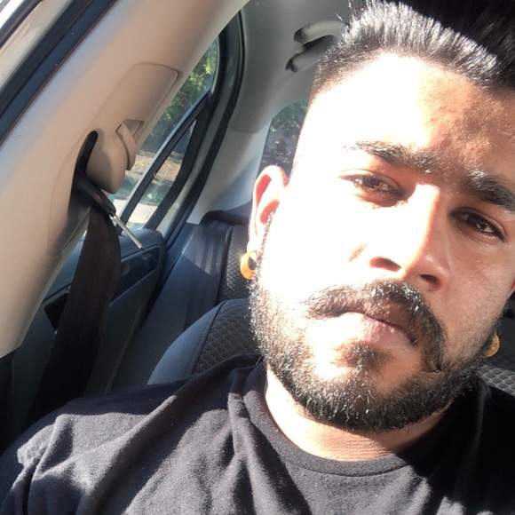 Profile Picture of Harshit Gupta (@harshitgupta) on Poshmark