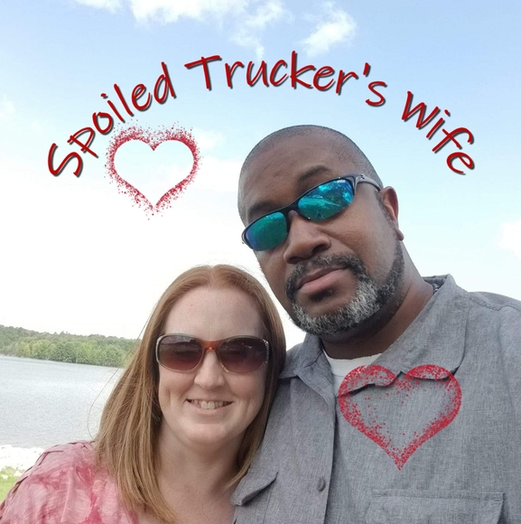 Jenny Bluitt - Poshmark Profile Picture of Jenny Bluitt (@jennybluitt) on Poshmark