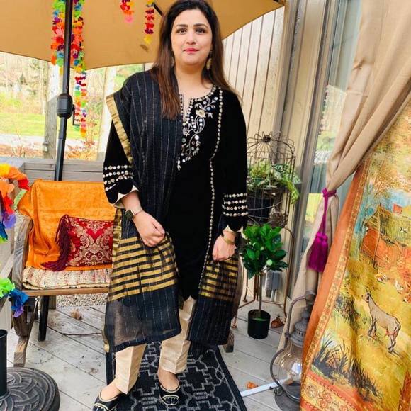 Profile Picture of Saira Ghazanfar (@ghazanfar) on Poshmark