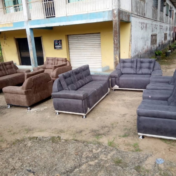 Profile Picture of Eki J (@ekij) on Poshmark