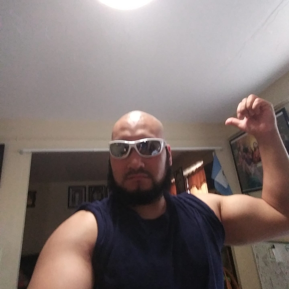 Profile Picture of Ranfery Ranfery (@ranferyranfery) on Poshmark