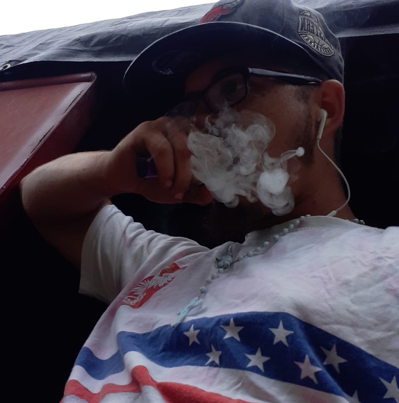 Profile Picture of Kenny Long (@kenneth15long) on Poshmark