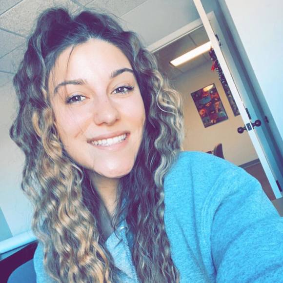 Profile Picture of Alex Gray (@alex_gray) on Poshmark