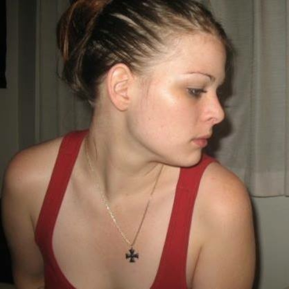 Profile Picture of Rebecca Hanifan (@rebecca_hanifan) on Poshmark