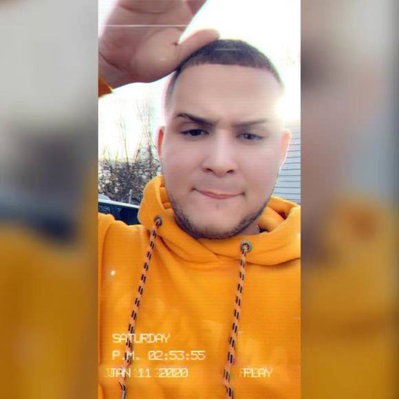 Profile Picture of Carlos Beato garcia (@carlos210100) on Poshmark