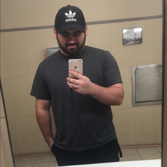 Profile Picture of Daniel Kovalik (@delanokovalik) on Poshmark