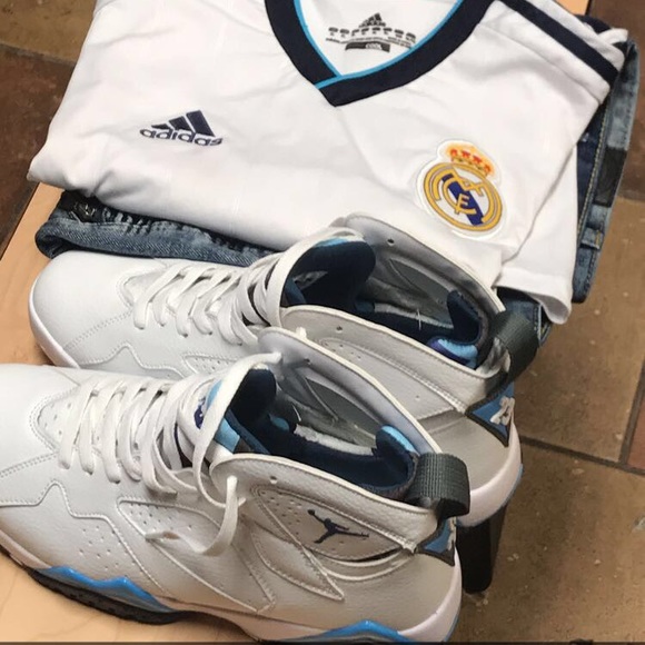 Profile Picture of Aaron Curotto (@aaronc1986) on Poshmark