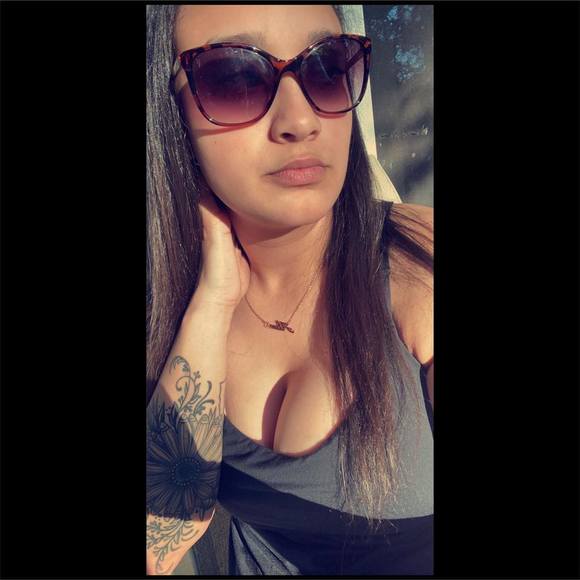 Profile Picture of Alexis Steele (@alsteele95) on Poshmark