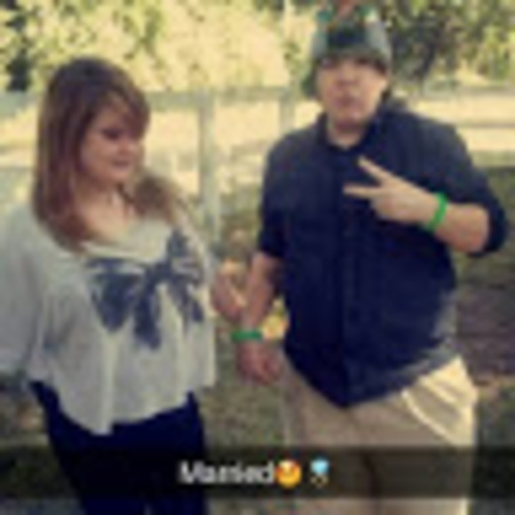 Profile Picture of Nicole Ivester (@nicoleivester) on Poshmark