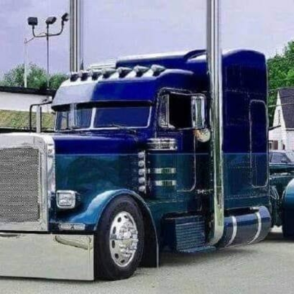 Profile Picture of Dion Watson (@alton234) on Poshmark