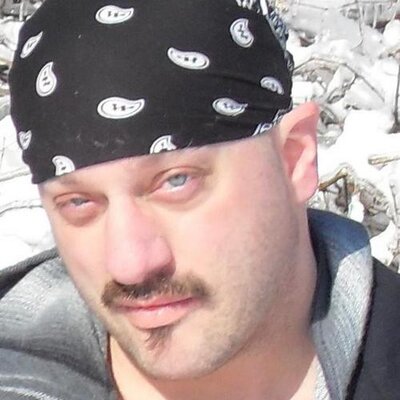 Profile Picture of Dennis McFarland (@Razormist) on Twitter