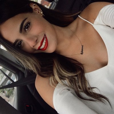 Profile Picture of Adriana Estrella (@adri_estrella) on Twitter