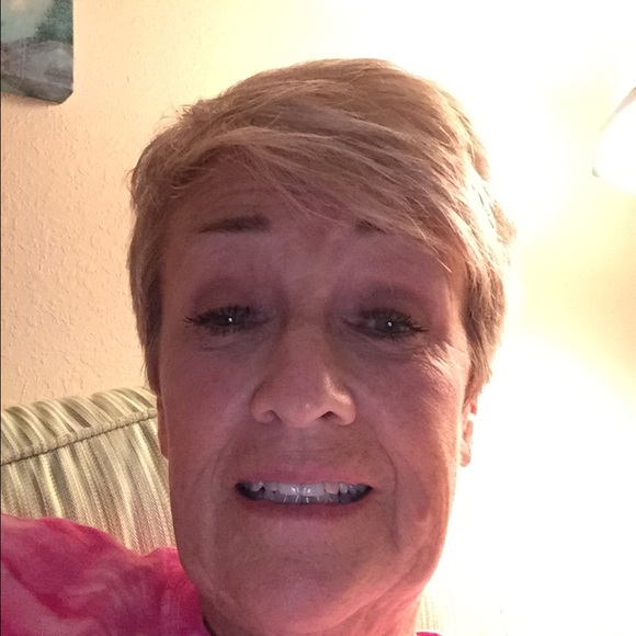 Profile Picture of Bonnie Lambert (@sebringmom) on Poshmark