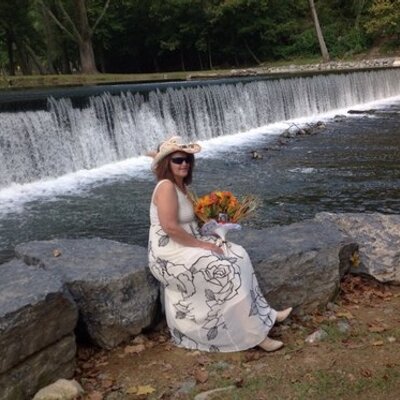 Profile Picture of Shelley Webb (@WebbShelley) on Twitter