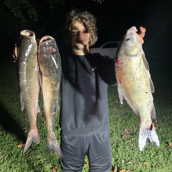 Profile Picture of Titus Scavone (@tortisesavage2) on Poshmark