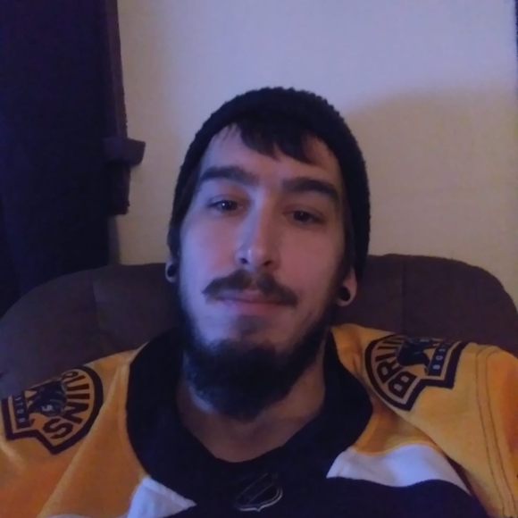 Profile Picture of Mike Quinlan (@mmquinlan89) on Poshmark