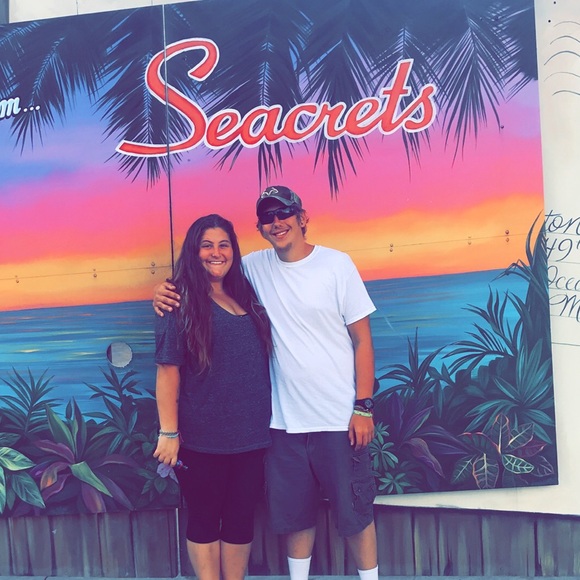 Profile Picture of Terri m Ghrist (@terrim_g) on Poshmark