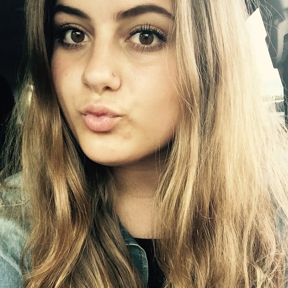 Profile Picture of Cheyenne Wasmundt (@cheyennejoy) on Poshmark