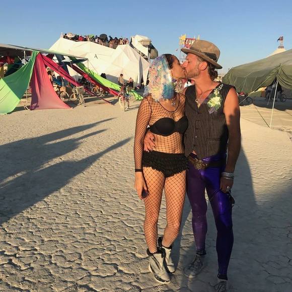 Profile Picture of Leila Mirzai (@leilamirzai) on Poshmark