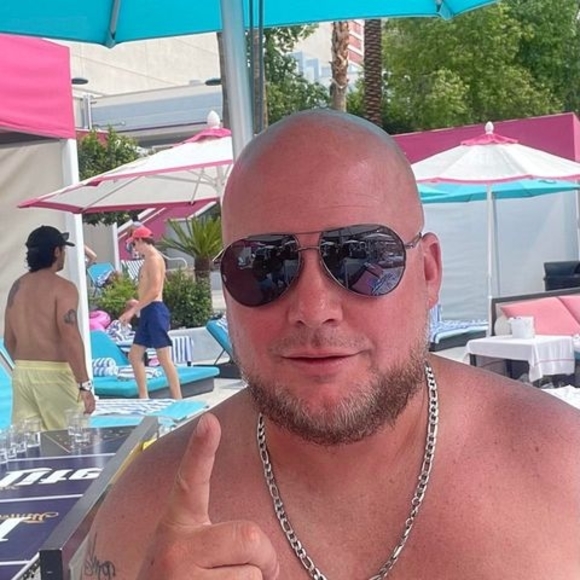 Profile Picture of Ricky Springer (@rlspringer85) on Poshmark