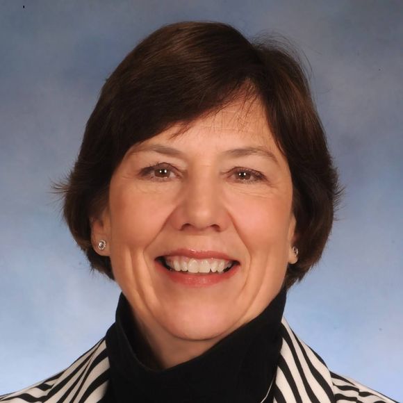 Profile Picture of Shauna Brummet (@shaunabrummet) on Poshmark