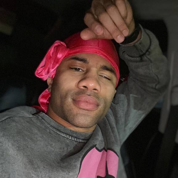 Profile Picture of Tae King (@taeking322) on Poshmark