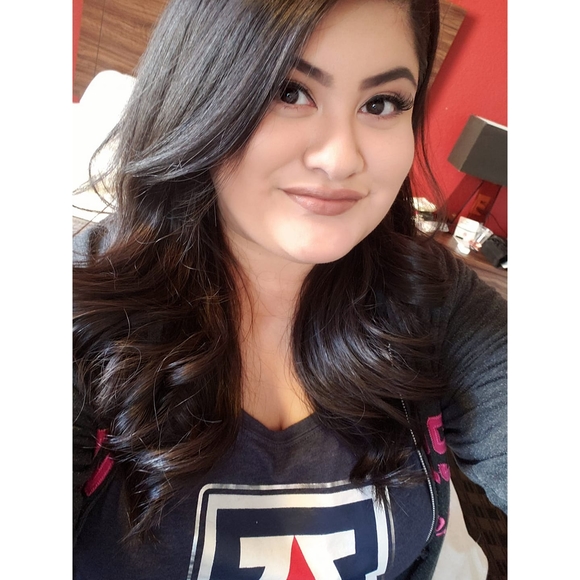 Profile Picture of Desiree Garcia montano (@desireem1994) on Poshmark