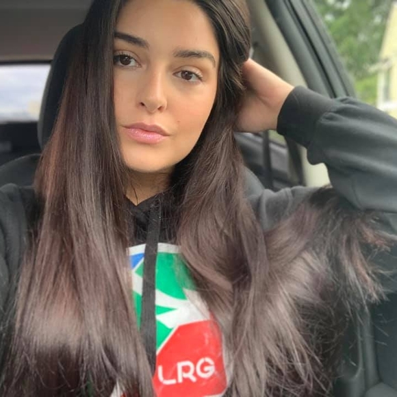 Profile Picture of Asia Lowden (@asia_lowden) on Poshmark