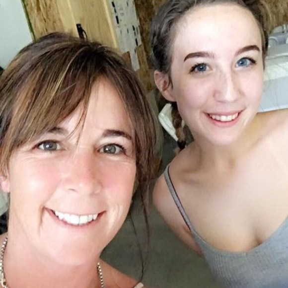 Profile Picture of Barbara Piunti-goncher (@gonchbella) on Poshmark