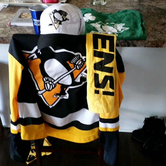 Profile Picture of Shane Archey (@shane_2) on Poshmark