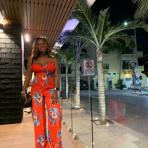 Profile Picture of Velt m Dukuly (@velt264) on Poshmark