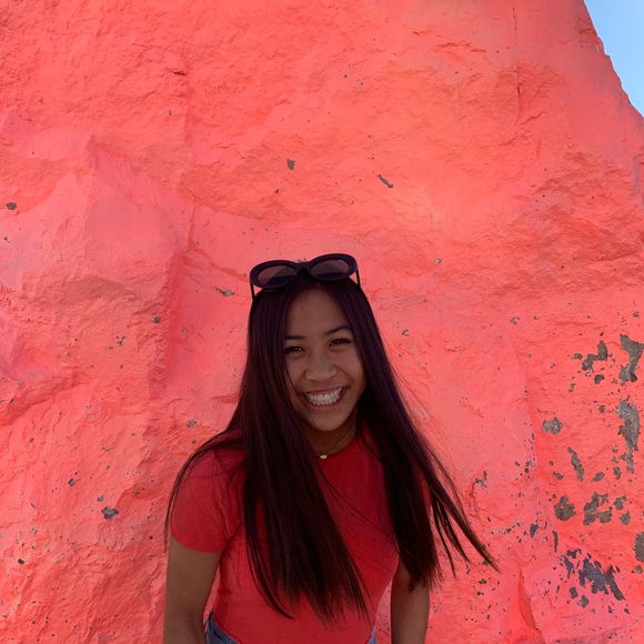 Profile Picture of Elisabeth Nguyen (@eliso21) on Poshmark