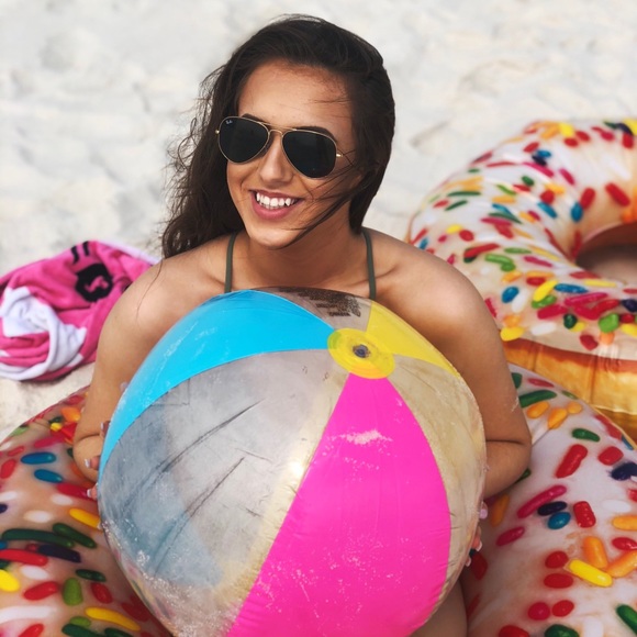 Profile Picture of Becca Satterfield (@beccasatter88) on Poshmark