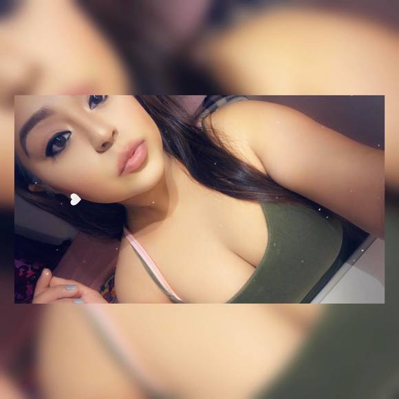 Profile Picture of Salgado Adrianna (@salgadoadrianna) on Poshmark
