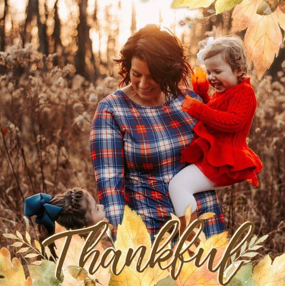 Profile Picture of Rochelle Aprile (@rhale) on Poshmark