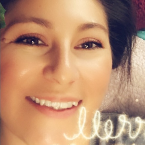 Profile Picture of Melissa Carrizales (@jane_carrizales) on Poshmark