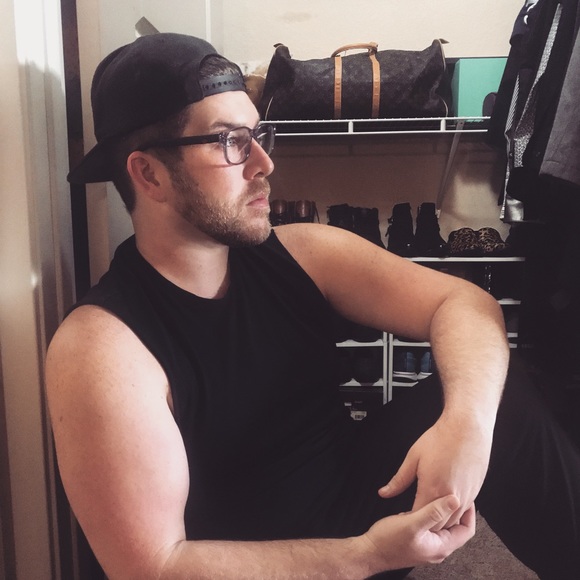 Profile Picture of Dustin Eubanks (@dustineubanks7) on Poshmark