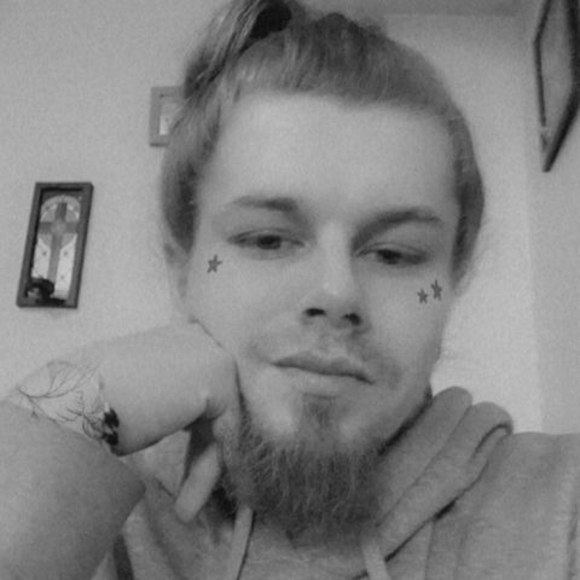Profile Picture of Joshua Darby (@joshuadarby158) on Poshmark
