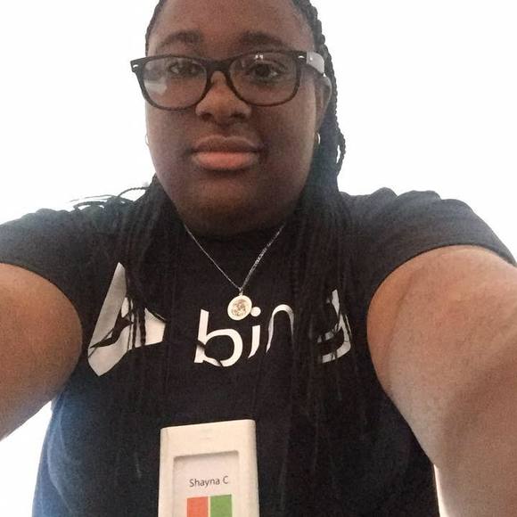 Profile Picture of Shayna Clyne linton (@scl1) on Poshmark