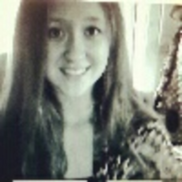 Profile Picture of Sophia Filuta (@sophialove24) on Poshmark