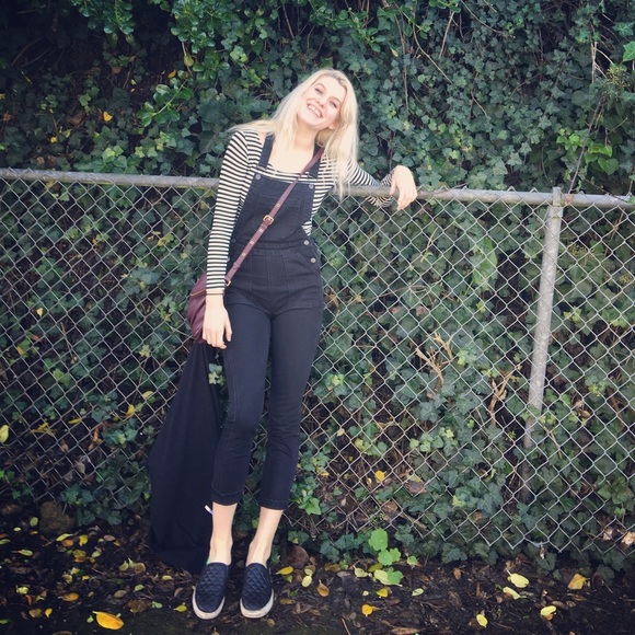 Profile Picture of Julia Beasley (@jbeas15) on Poshmark
