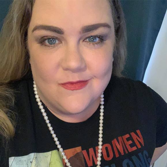 Profile Picture of Chandra Enderle-branch (@chenderle23) on Poshmark